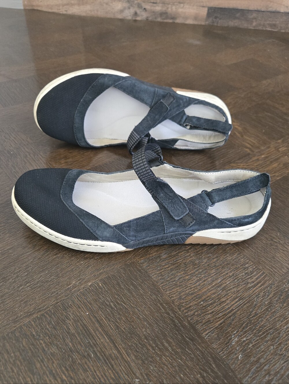 Dansko Closed Toe Sandals Style #4426870300 Womans Size EU 40
